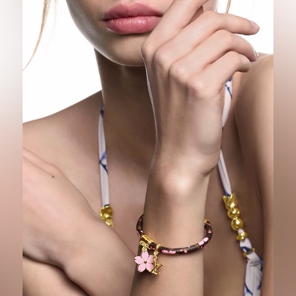 👑✅PRICE FIRM✅ Stylish Cherry Blossom Print Fashion Bracelet. Brand New! - Picture 14 of 17